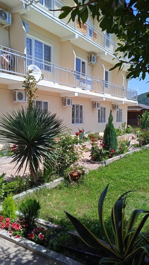Dionisy Guest House Pizunda Exterior foto