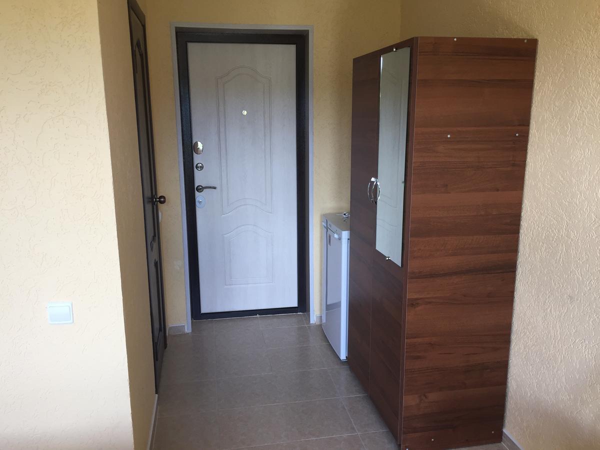 Dionisy Guest House Pizunda Exterior foto