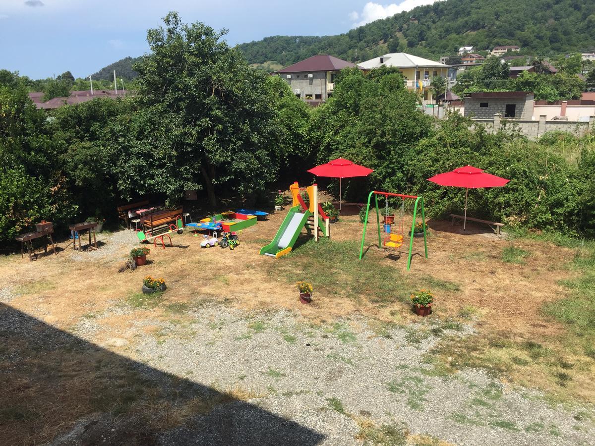Dionisy Guest House Pizunda Exterior foto