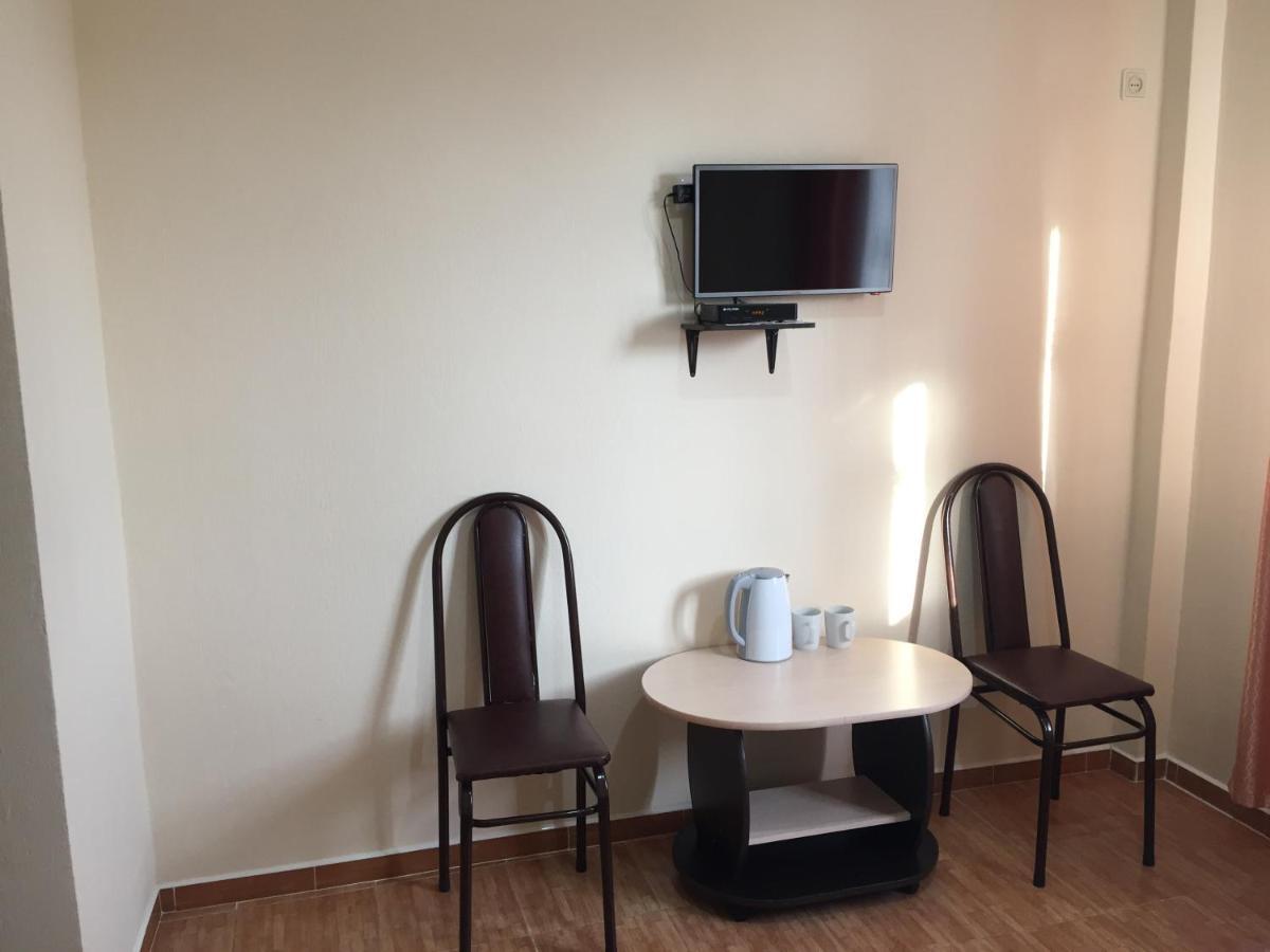 Dionisy Guest House Pizunda Exterior foto